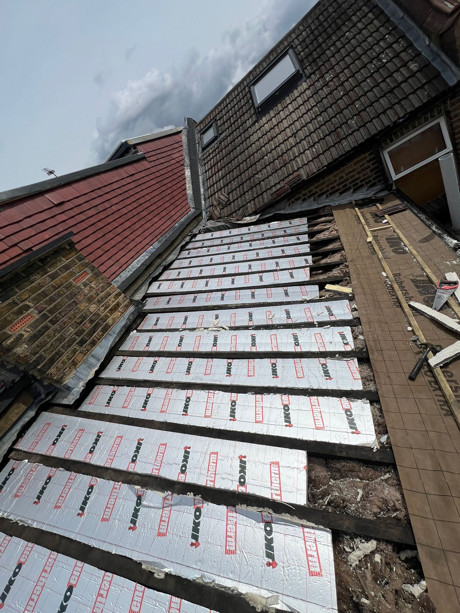 New Roof Installations by Roofers London – Quality Roofing in London<br />
